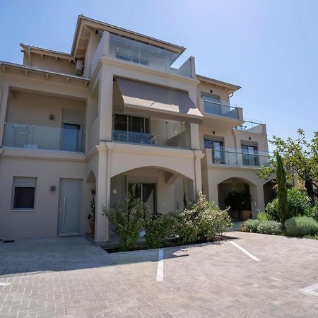 Blue Symphony Suites Apartments Никиана Екстериор снимка