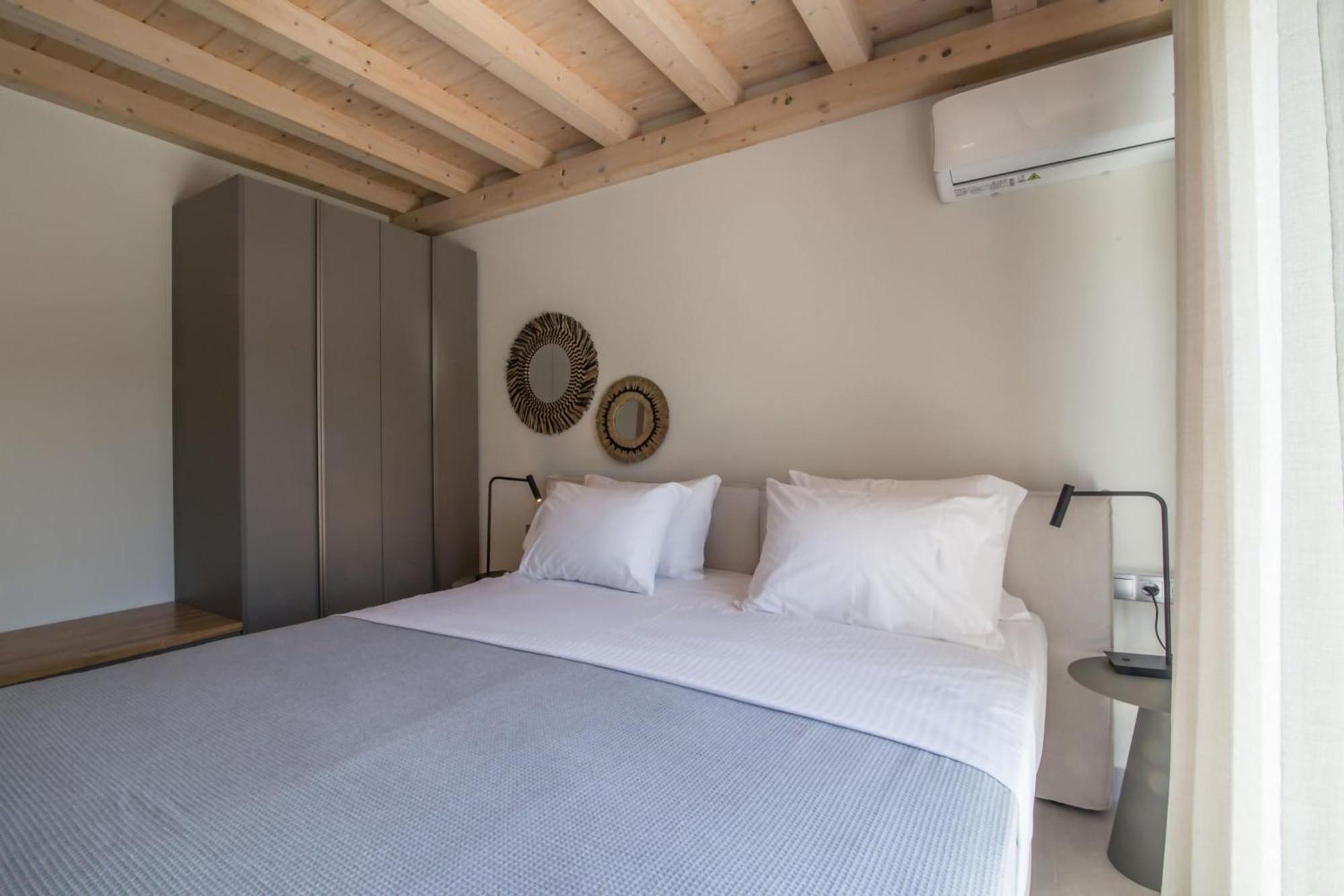 Blue Symphony Suites Apartments Никиана Екстериор снимка