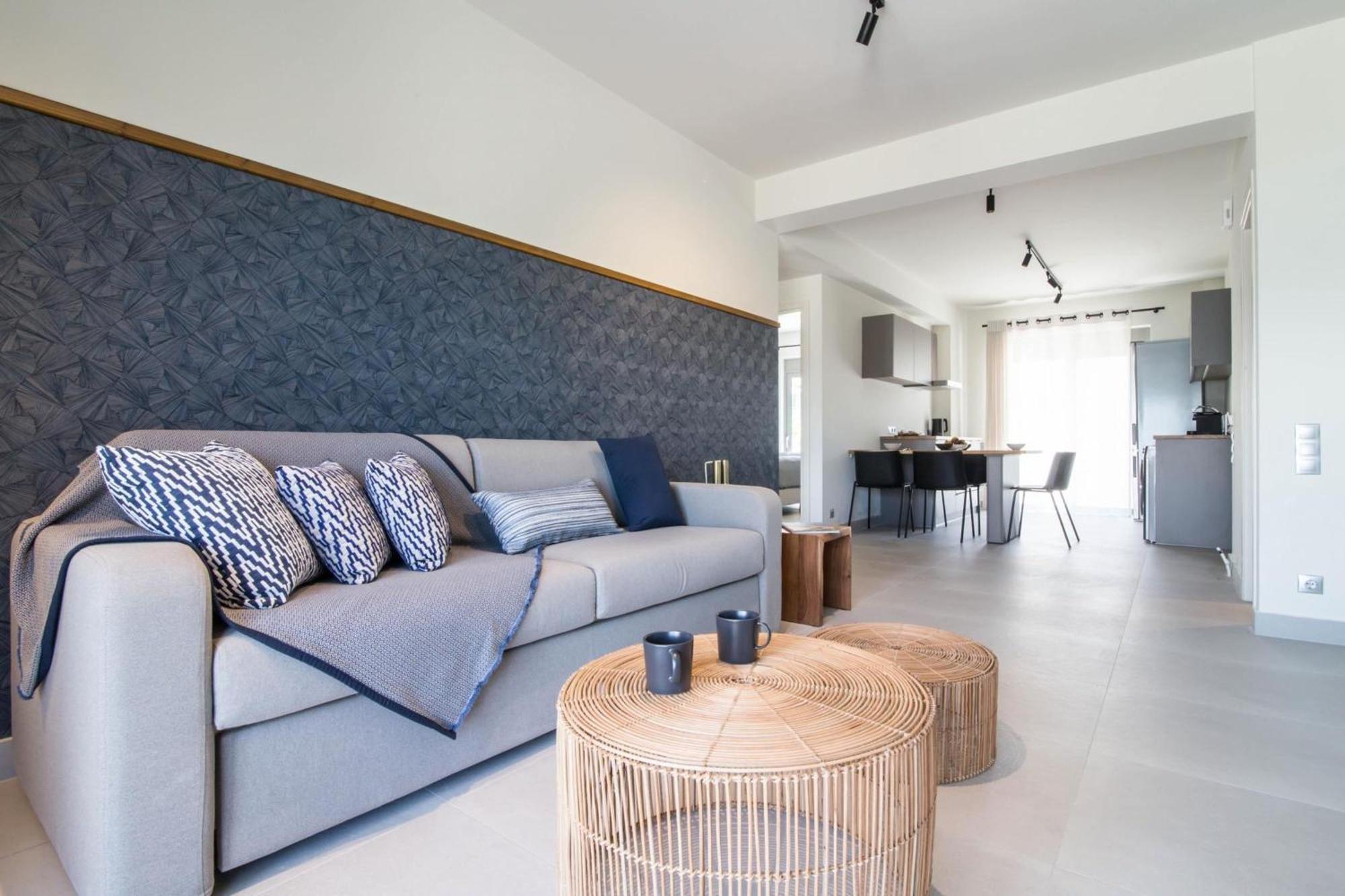 Blue Symphony Suites Apartments Никиана Екстериор снимка