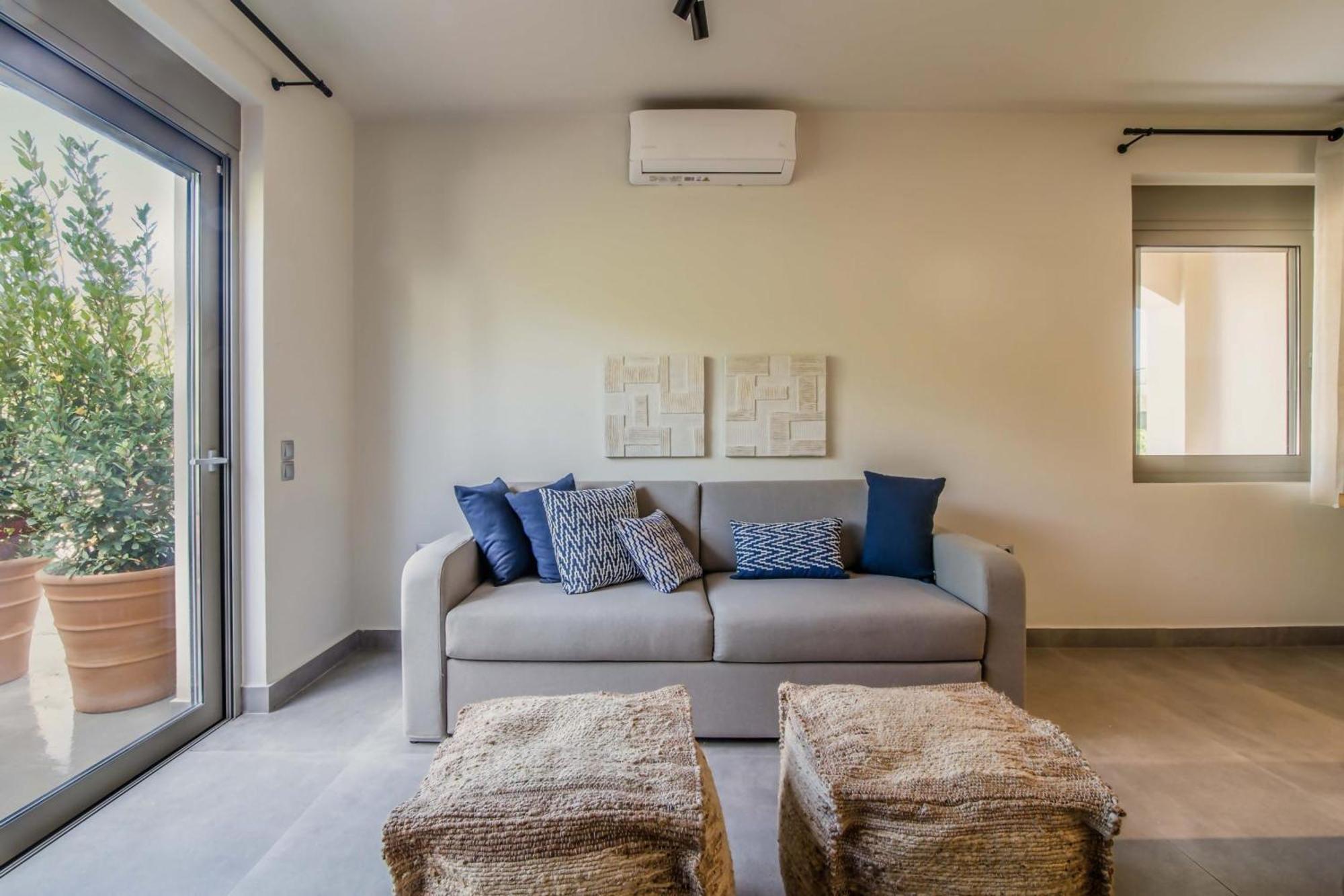 Blue Symphony Suites Apartments Никиана Екстериор снимка
