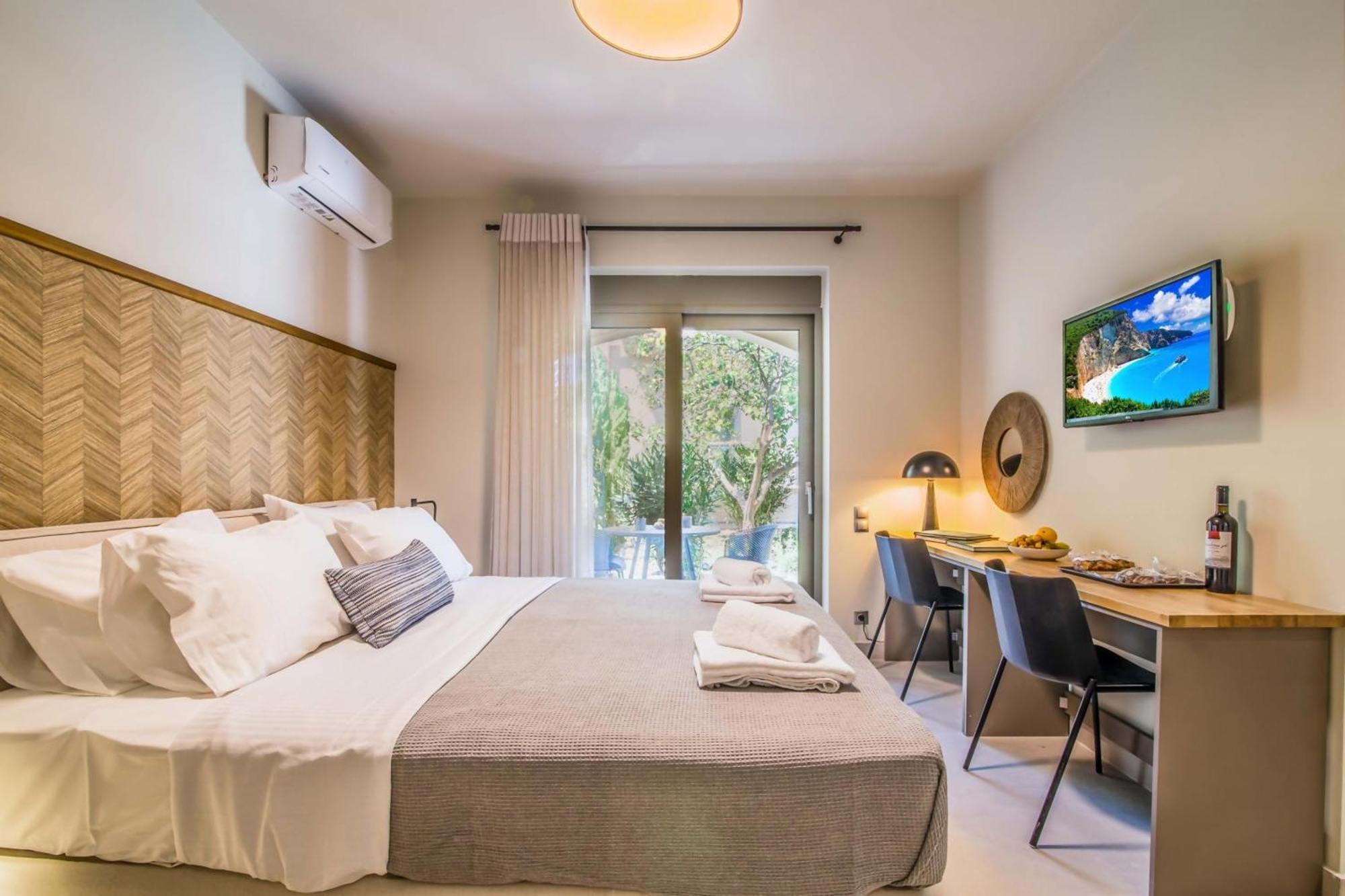 Blue Symphony Suites Apartments Никиана Екстериор снимка