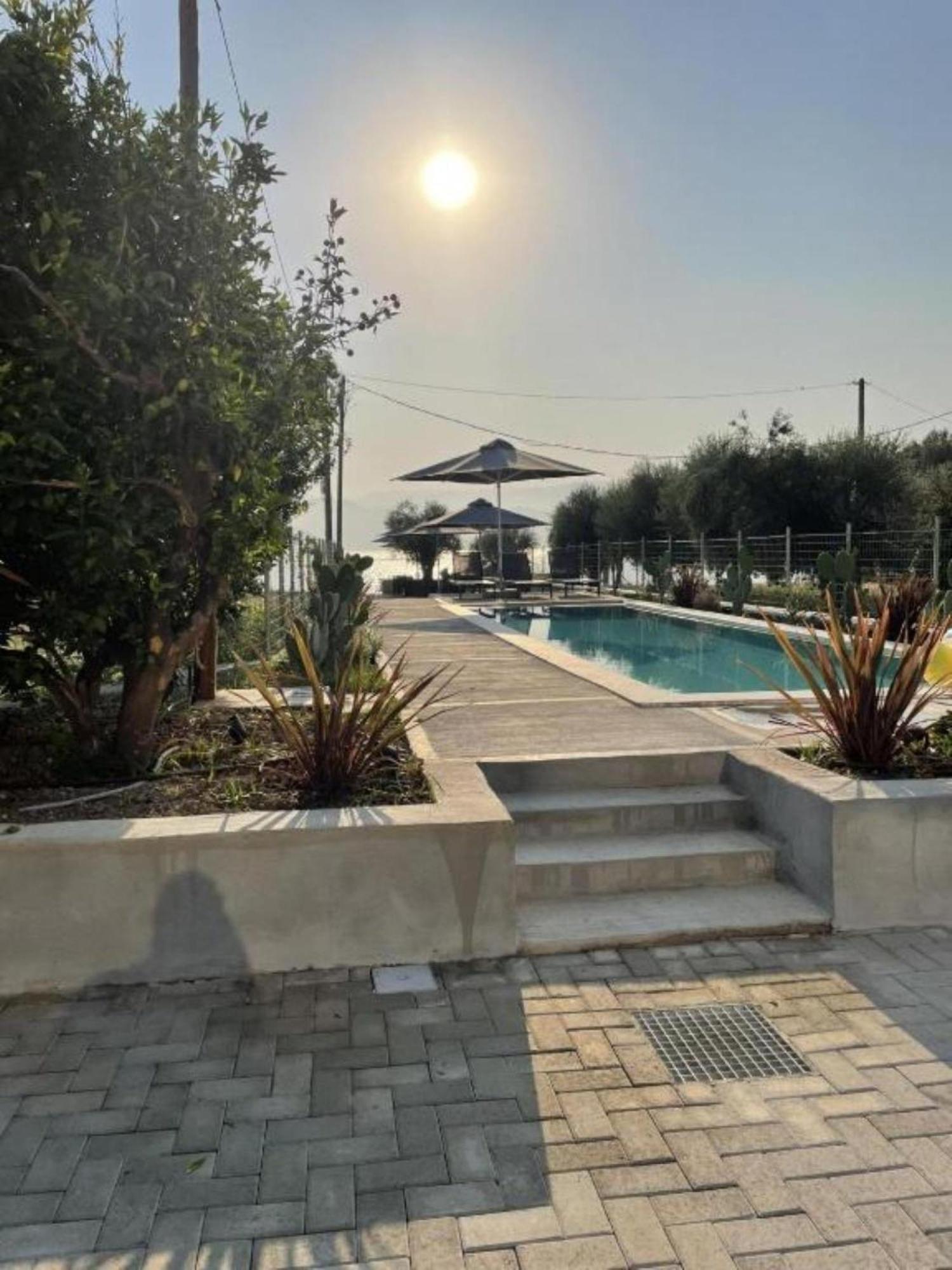 Blue Symphony Suites Apartments Никиана Екстериор снимка