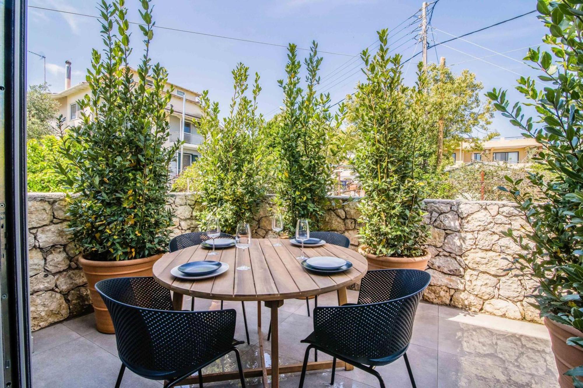 Blue Symphony Suites Apartments Никиана Екстериор снимка