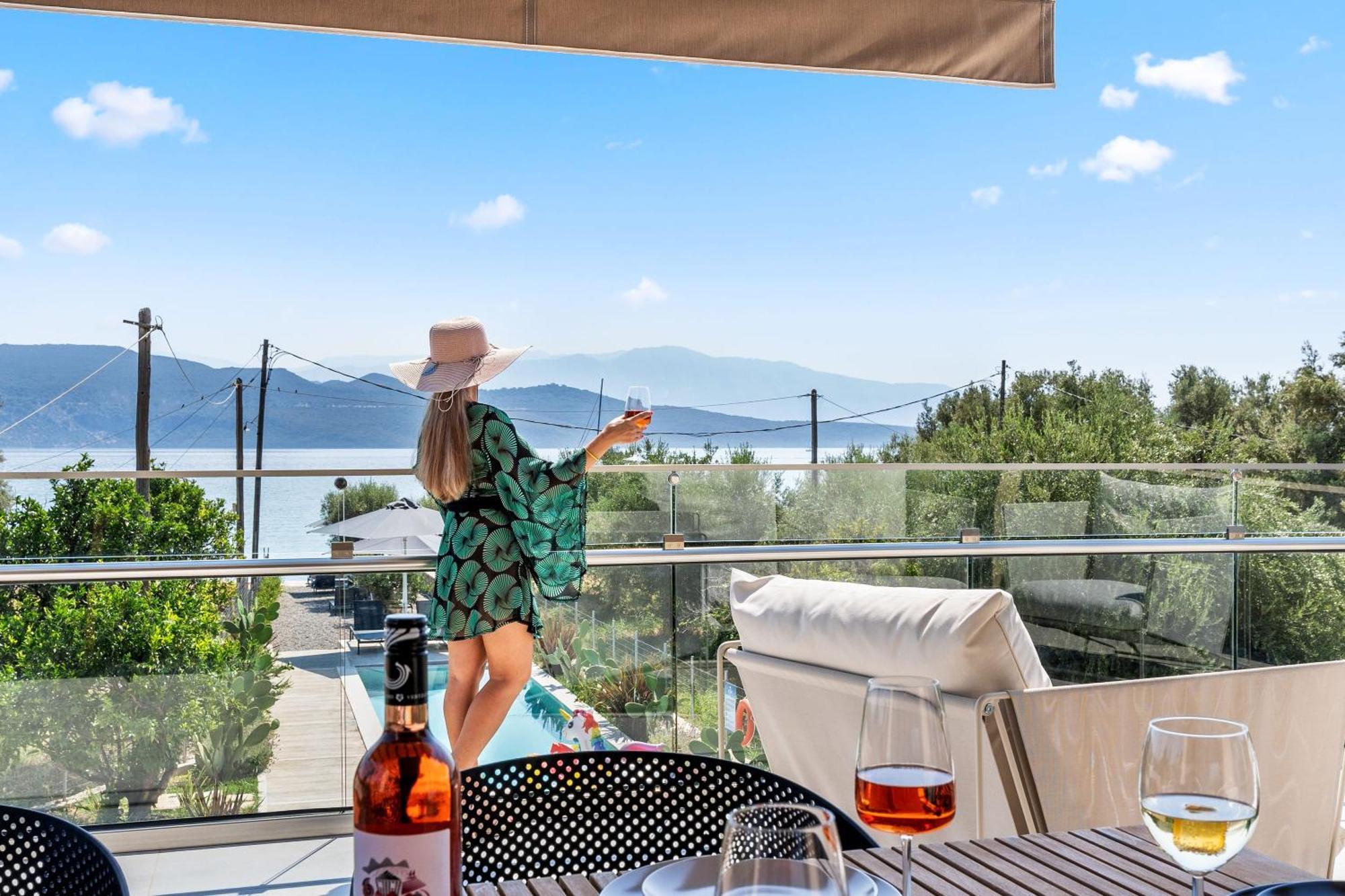 Blue Symphony Suites Apartments Никиана Екстериор снимка
