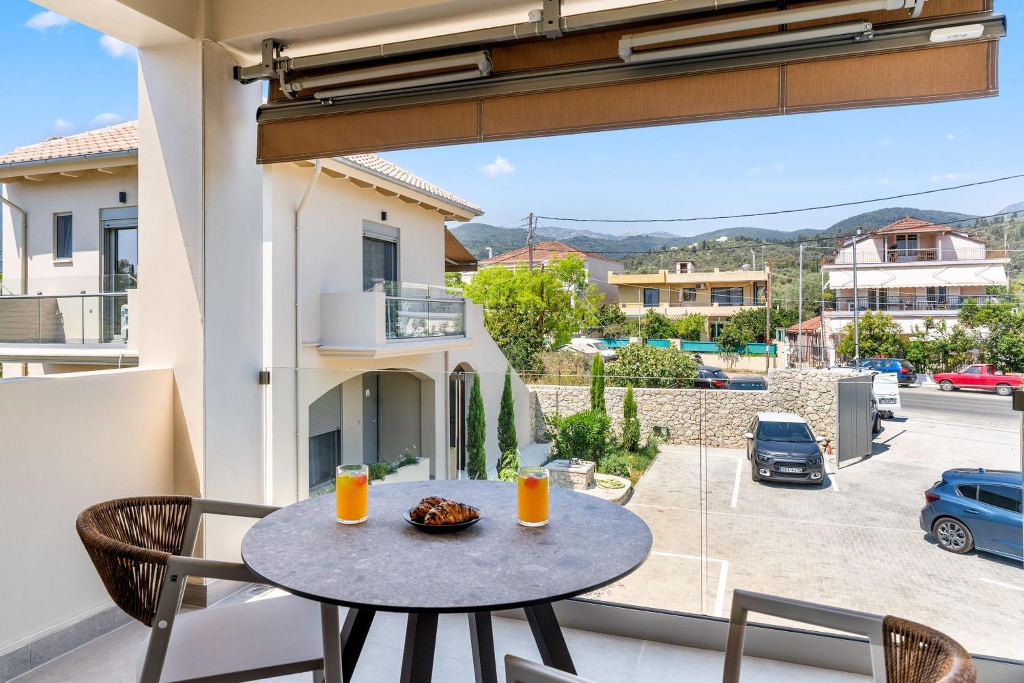 Blue Symphony Suites Apartments Никиана Екстериор снимка