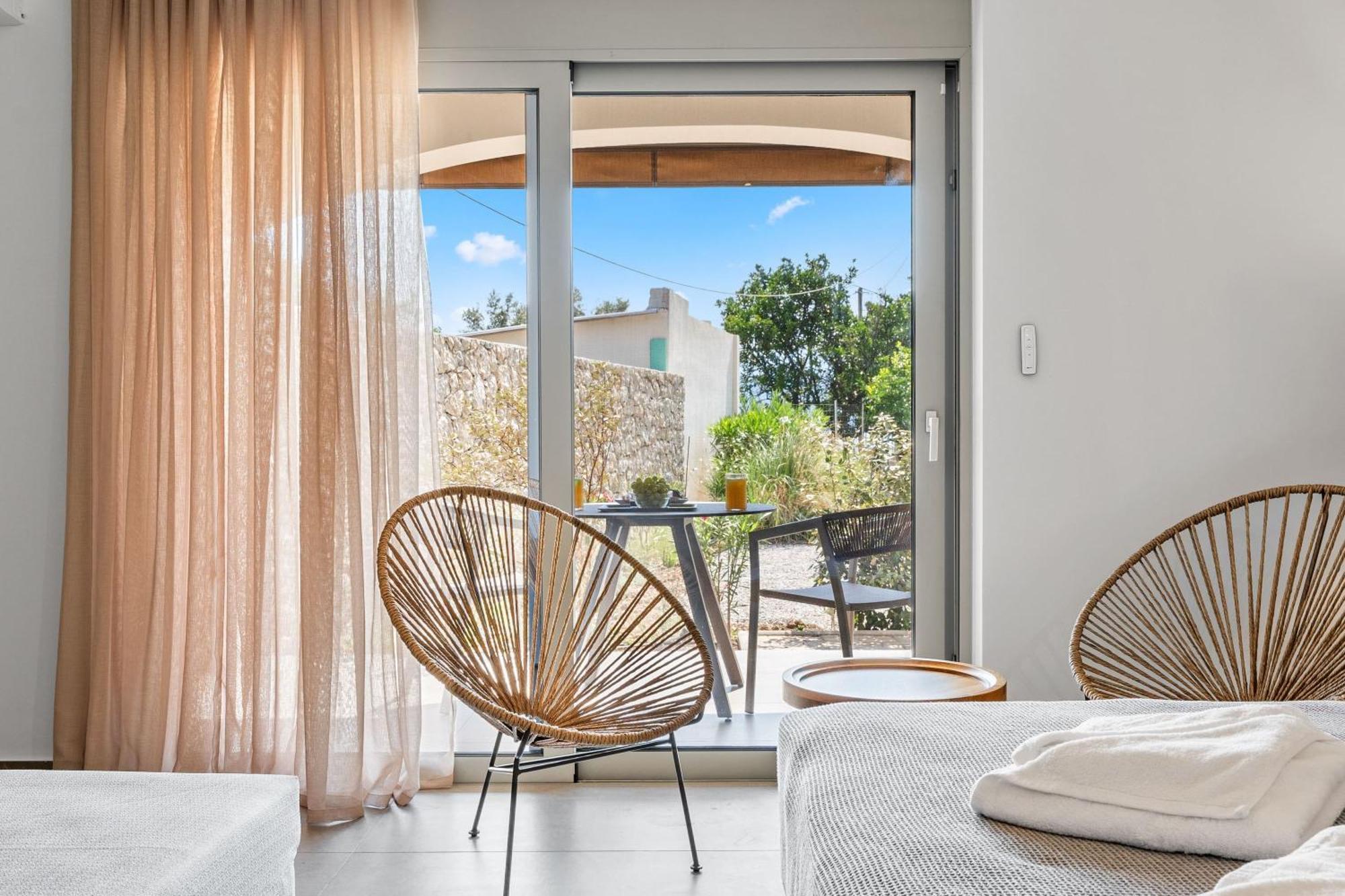 Blue Symphony Suites Apartments Никиана Екстериор снимка